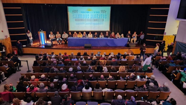 Se lanzó “Cabildos abiertos”, un espacio de lucha contra la deuda externa y el hambre