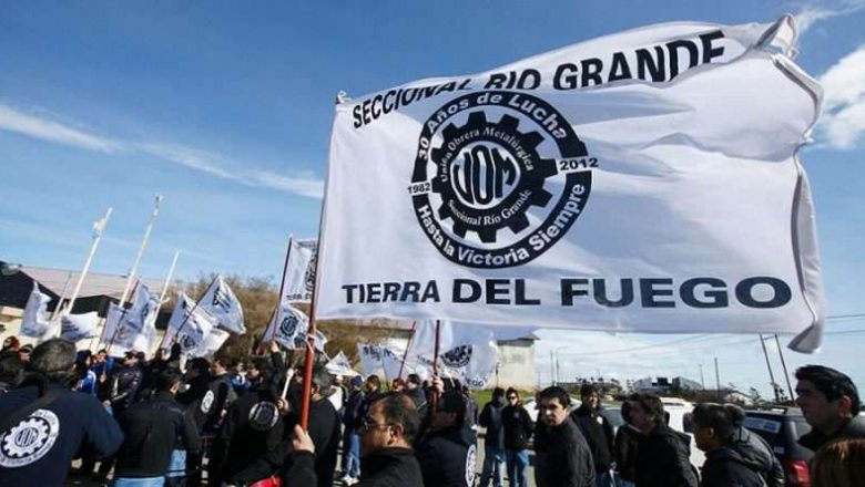 Aranceles a celulares: la UOM nacionaliza el conflicto y Sturzenegger habla de una “recuperación del empleo”