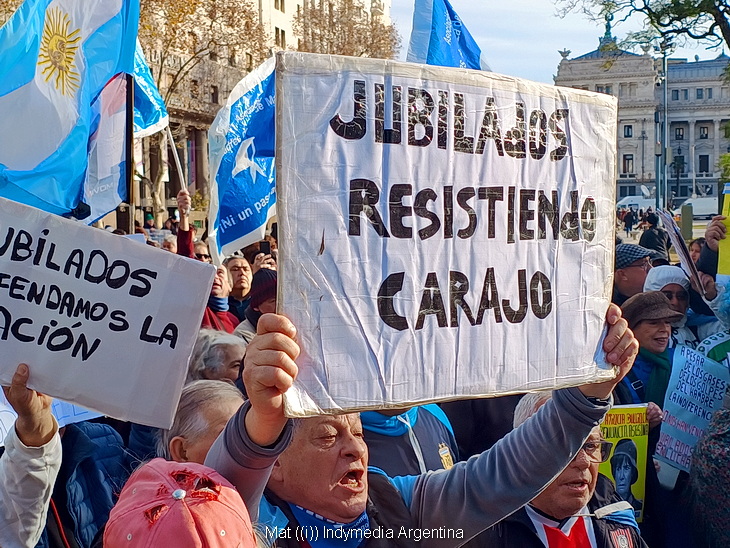 Protesta de jubiladas y jubilados ante el Congreso de la Nación