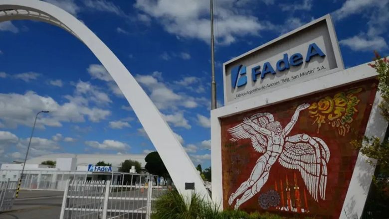 Córdoba: La fábrica estatal de aviones aplica suspensiones y rebajas salariales