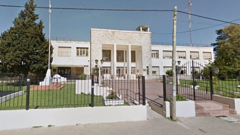 Causa armada: un joven con una discapacidad física congénita está detenido por un robo que no cometió