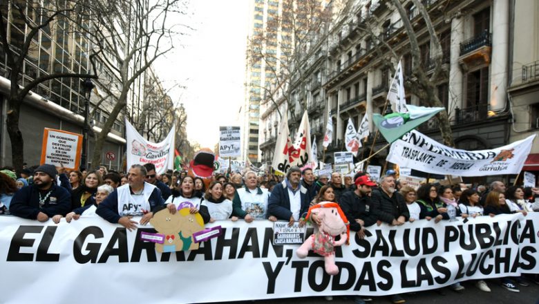 Masiva Marcha Federal en defensa de la Salud Pública