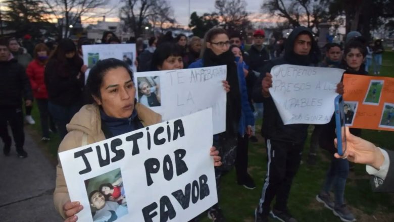 Muerte en la comisaría de Olavarría y cruenta represión a los reclamos de justicia