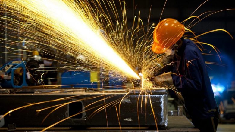 Con la excusa de la modernización, industriales metalúrgicos cordobeses proponen limitar delegados sindicales y restringir asambleas en horario laboral