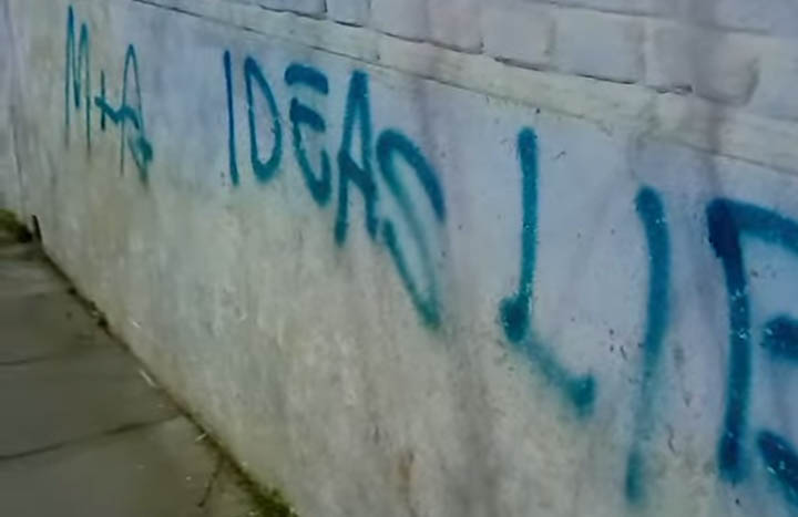 Mar de Ajó: vandalizaron un mural que homenajea a uno de los desaparecidos de esa ciudad