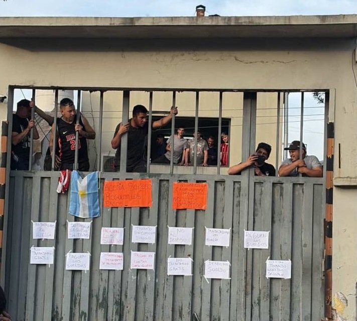 Cerró Acerías Berisso sin abonar sueldos y trabajadores tomaron la planta