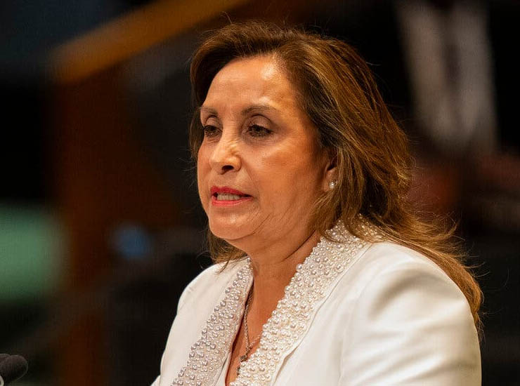 Perú estrena otro presidente, tras golpe parlamentario