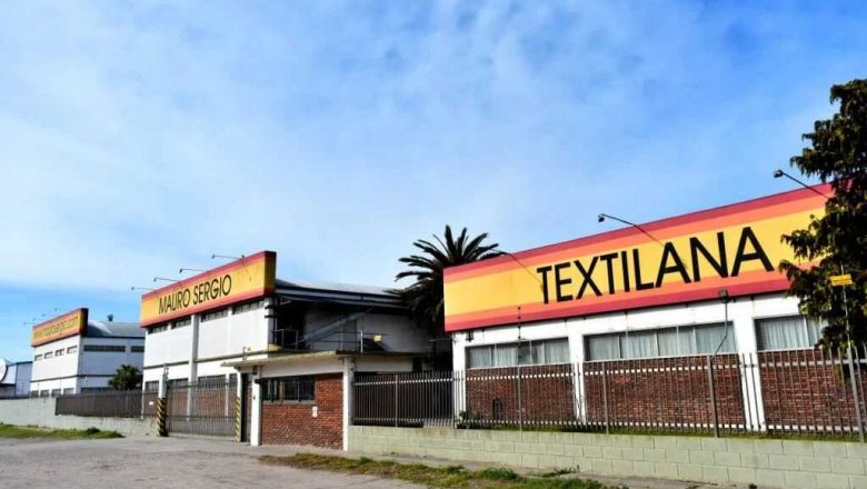 La industria textil expone su crisis y la empresa de tejido de punto más importante de Argentina suspende casi 200 operarios por más de 4 meses