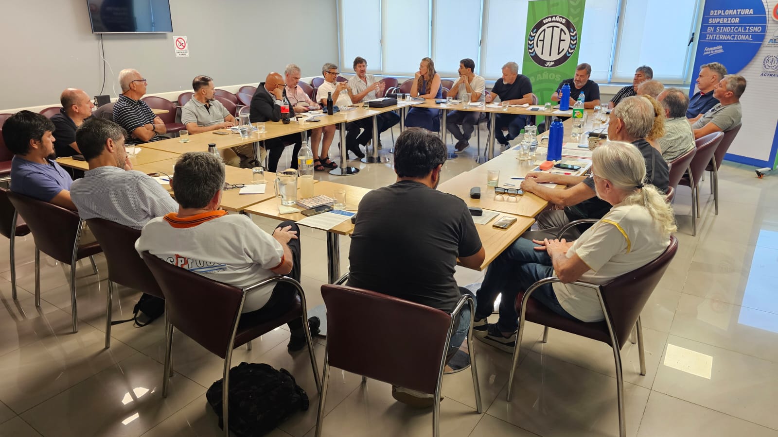 Sindicatos estatales resolvieron un Paro General para el día que se trate la reforma laboral