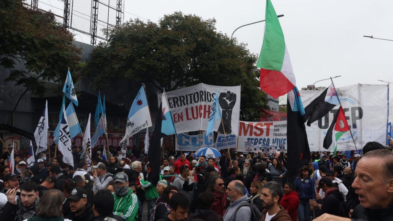 Revés para el gobierno: juez federal ordenó mantener las prestaciones del Volver al Trabajo